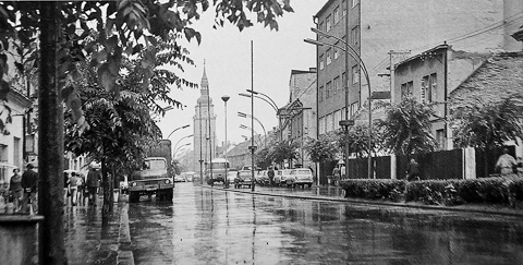 Trnava- Hlavna ulica 1971.jpg